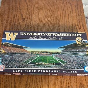 University of Washington, Husky Stadium, Seattle Washington 1000 piece puzzle